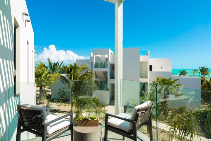 H2O Life. Style. Resort.