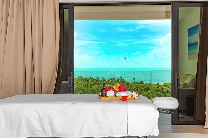 H2O Life. Style. Resort.