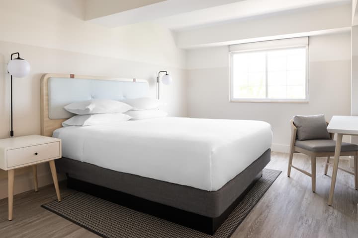 Hampton by Hilton Grand Cayman Seven Mile Beach