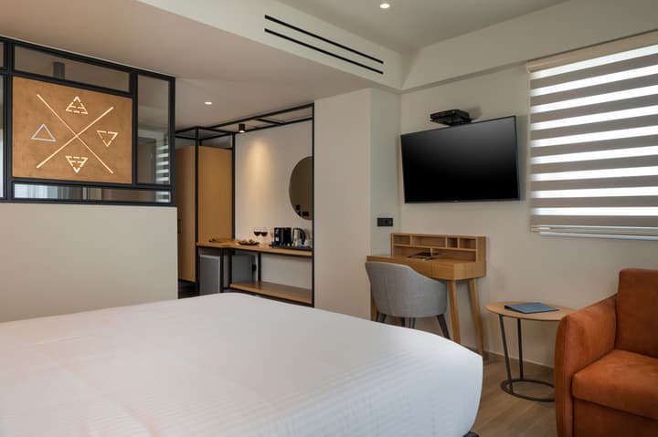 Hyperion City Hotel