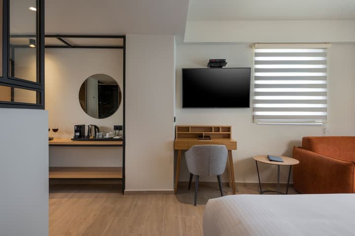 Hyperion City Hotel