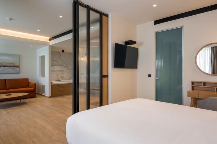 Hyperion City Hotel