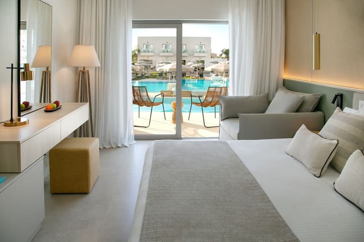 Atlantica Aqua Blue Hotel