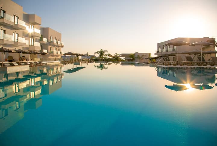 Atlantica Aqua Blue Hotel