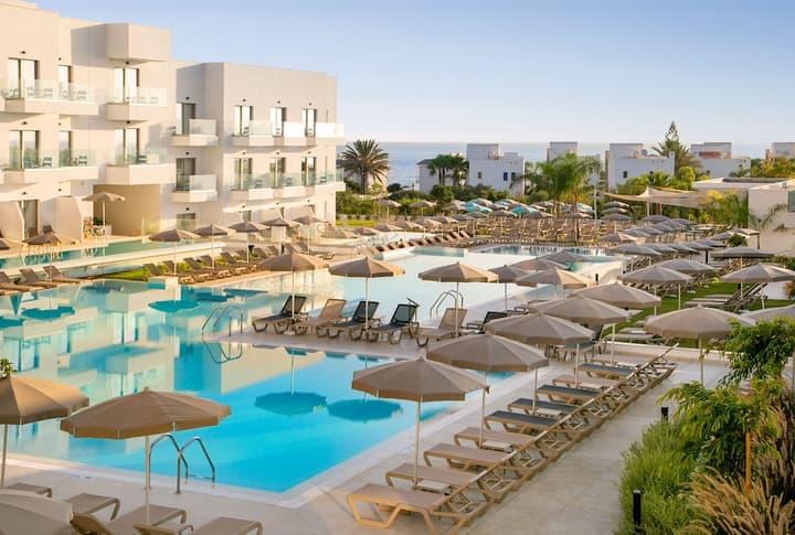 Atlantica Aqua Blue Hotel