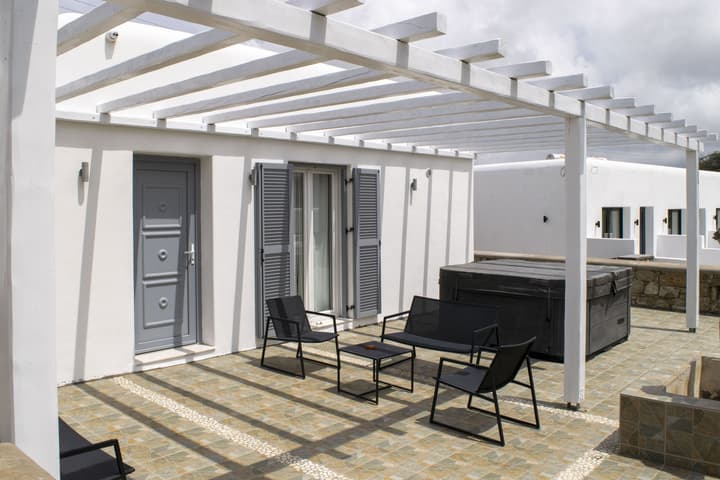 Giannoulaki Hotel