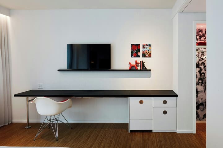 citizenM Los Angeles Downtown