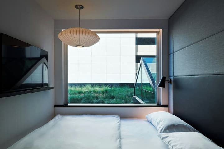 citizenM Los Angeles Downtown