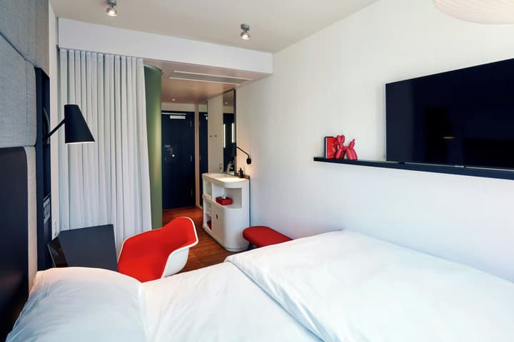 citizenM Los Angeles Downtown
