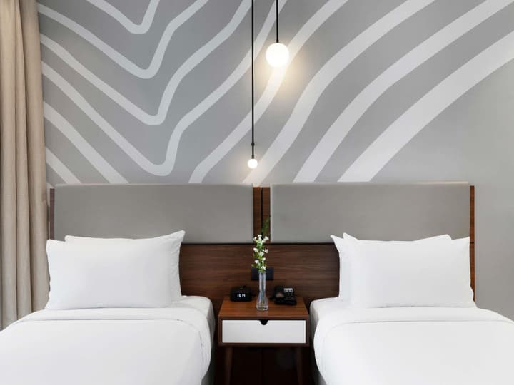 Adagio Premium The Palm