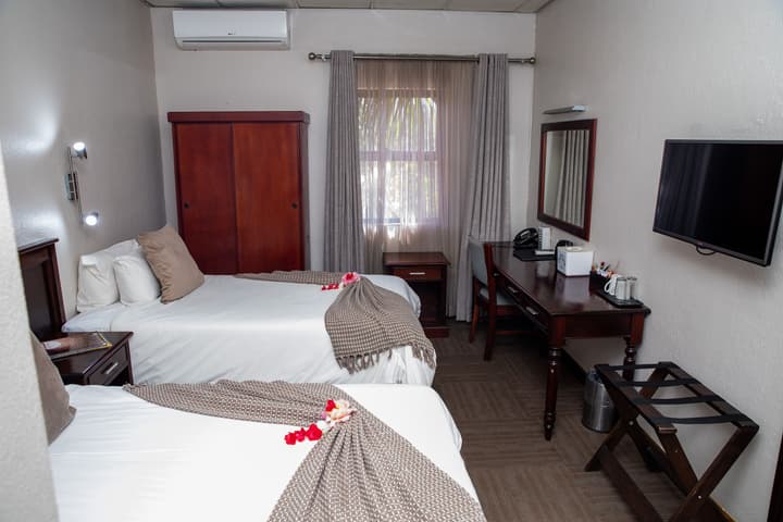 Hotel247