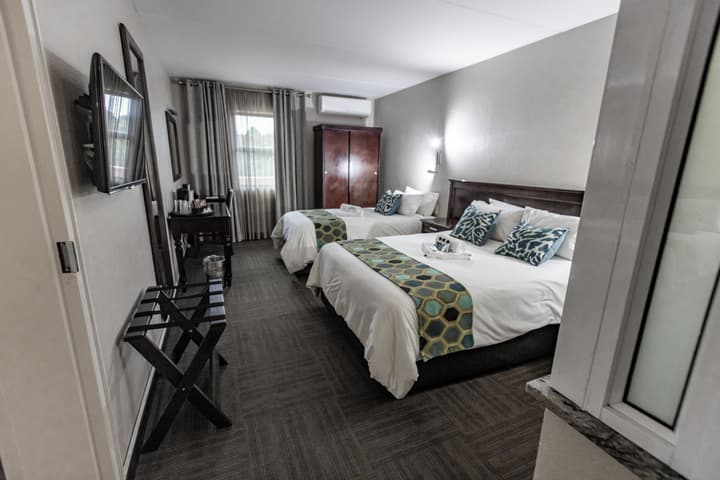 Hotel247
