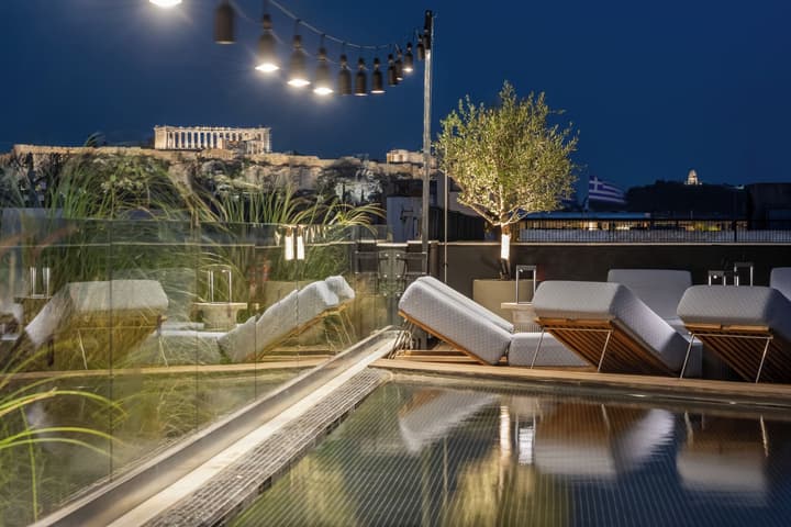 Skylark, Aluma Hotel & Resort