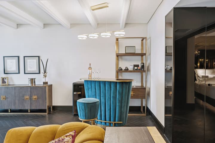 Skylark, Aluma Hotel & Resort