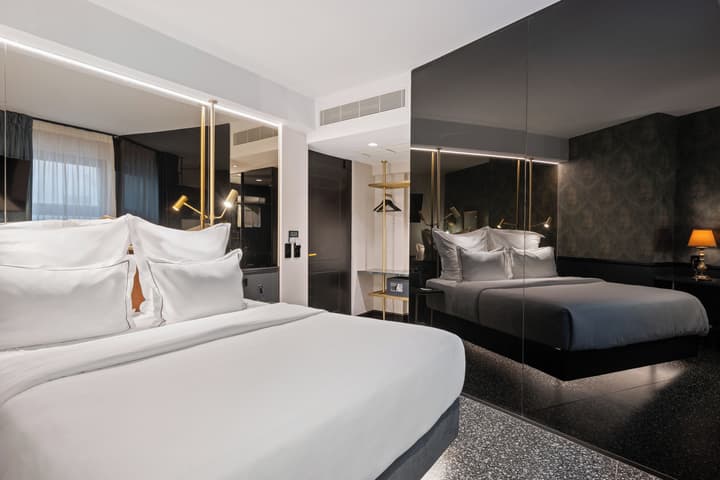 Skylark, Aluma Hotel & Resort