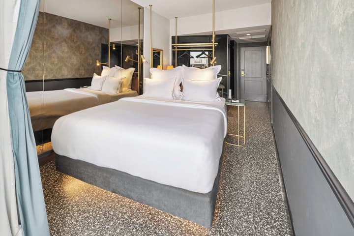 Skylark, Aluma Hotel & Resort