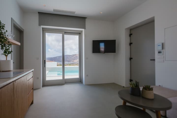 Amarelo Suites