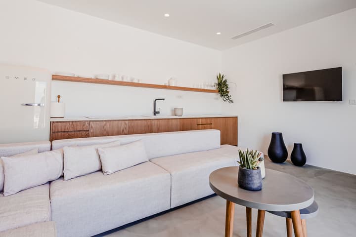 Amarelo Suites