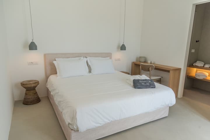 Amarelo Suites