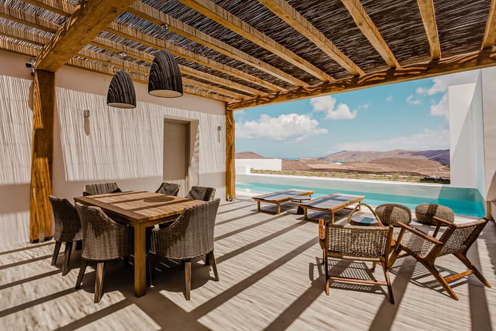 Amarelo Suites