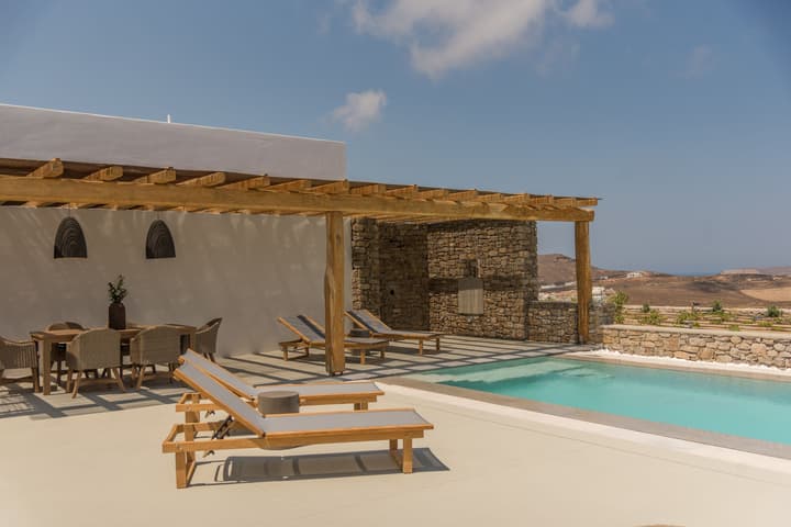 Amarelo Suites