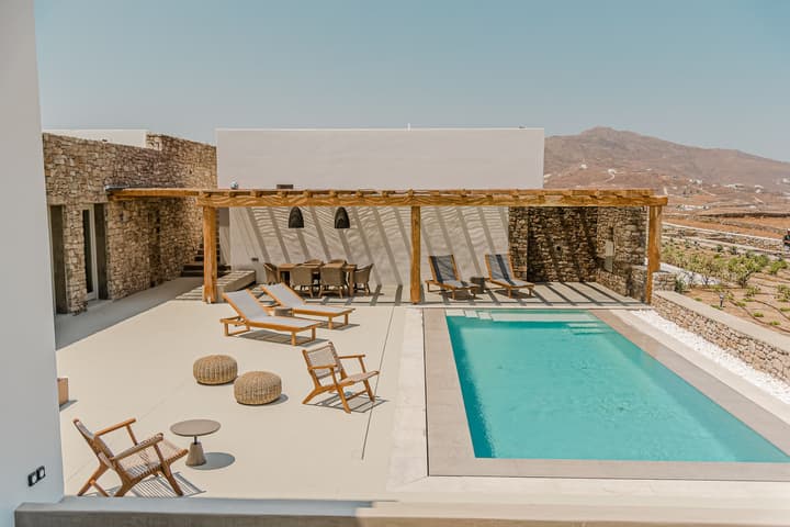 Amarelo Suites