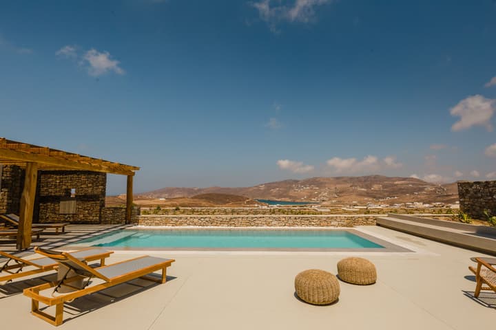 Amarelo Suites