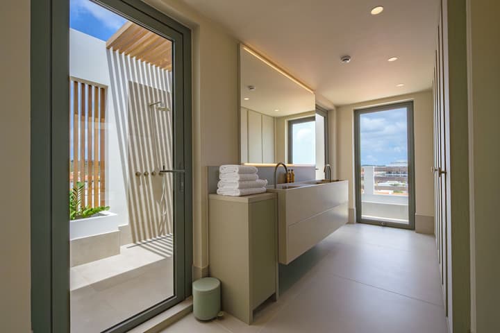 Art Hotel Curacao - Luxury Adults Only