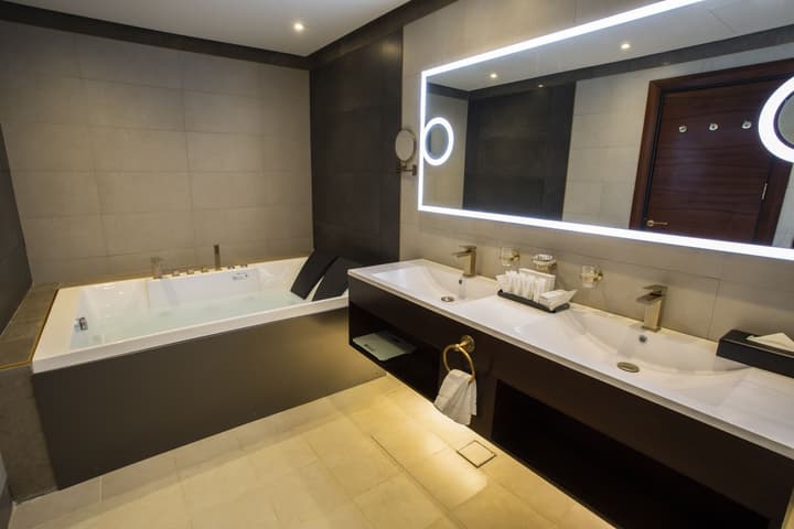 Velar Inn Hotel