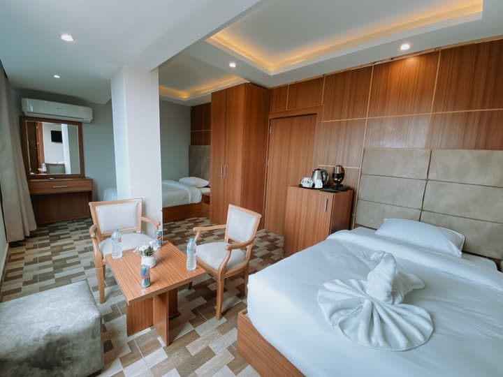 Nine Pyramids View Hotel