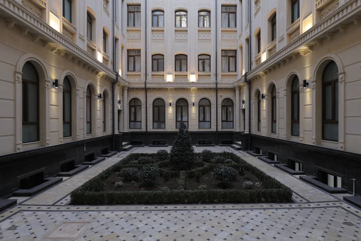 Level Hotel