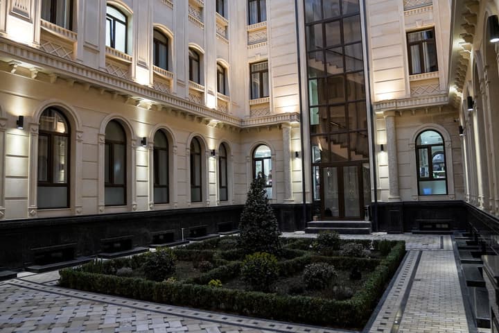 Level Hotel