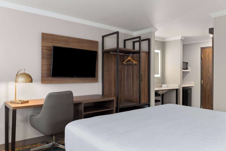 La Quinta Inn & Suites by Wyndham Yakima Downtown