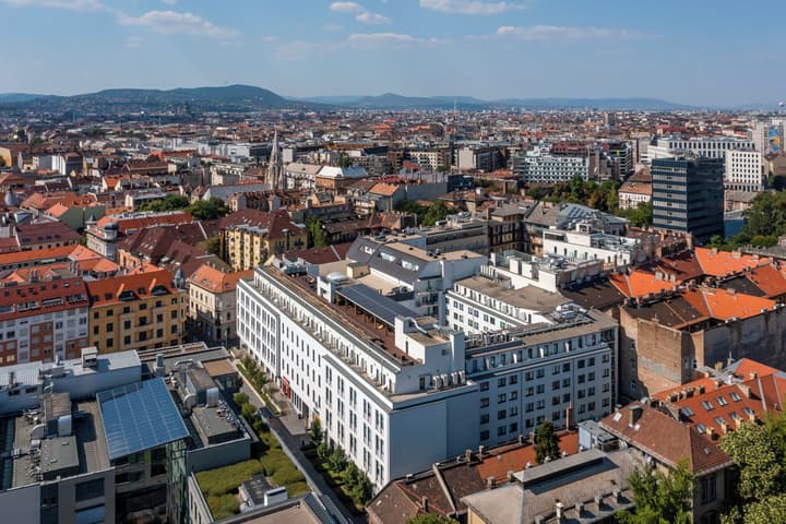 Dean's Home Budapest