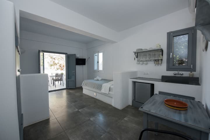 Ostria Studios & Apartments