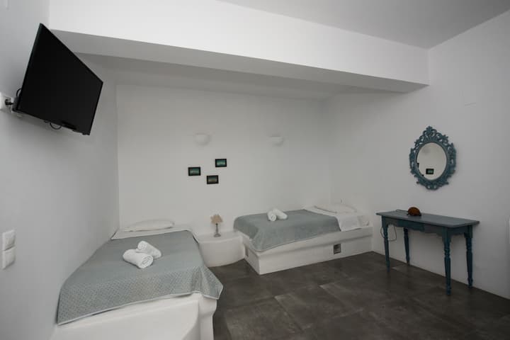 Ostria Studios & Apartments