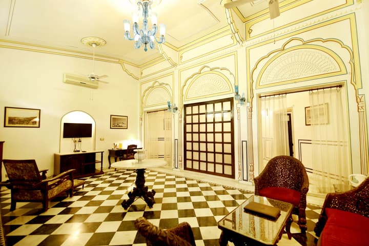 Narain Niwas Palace