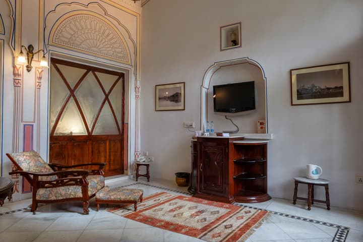 Narain Niwas Palace