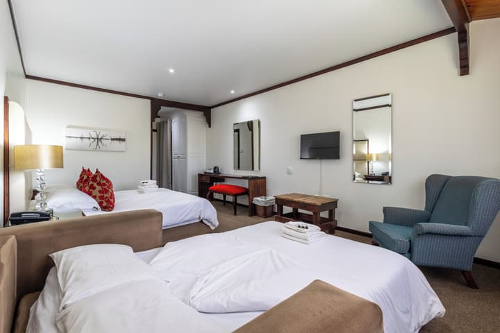 Knysna Log-Inn Hotel
