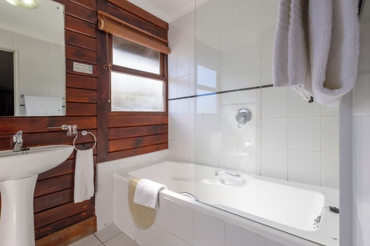 Knysna Log-Inn Hotel