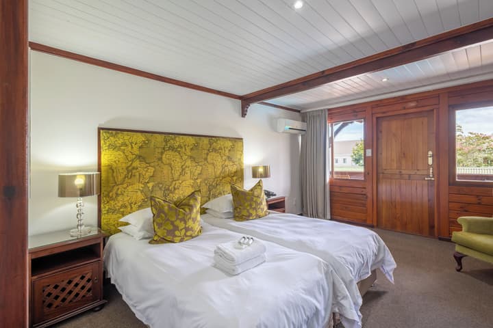 Knysna Log-Inn Hotel