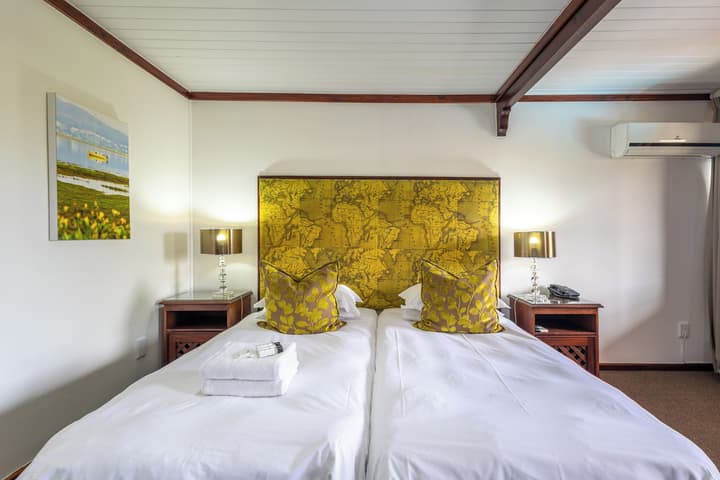 Knysna Log-Inn Hotel
