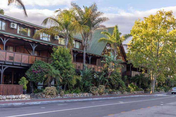 Knysna Log-Inn Hotel