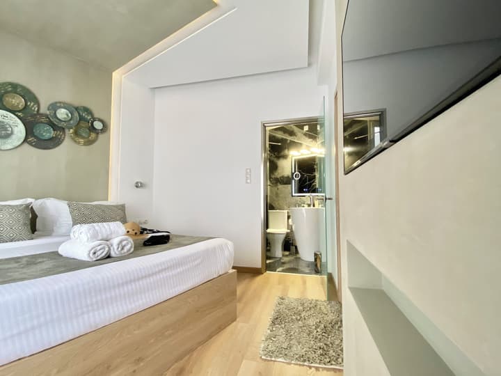 Athens Warehouse Boutique Hotel & Suites