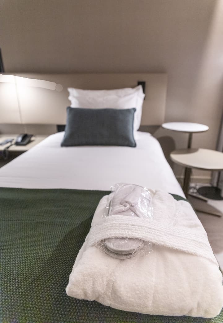 Omid Saldanha Hotel