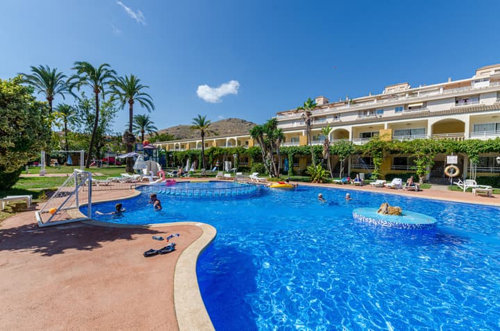 Mariner Club Apartments
