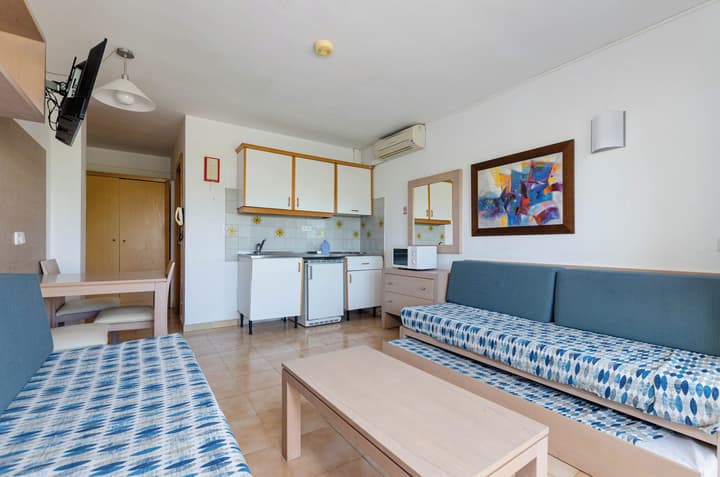 Mariner Club Apartments