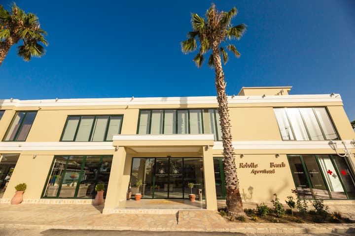 Robolla Beach Aparthotel