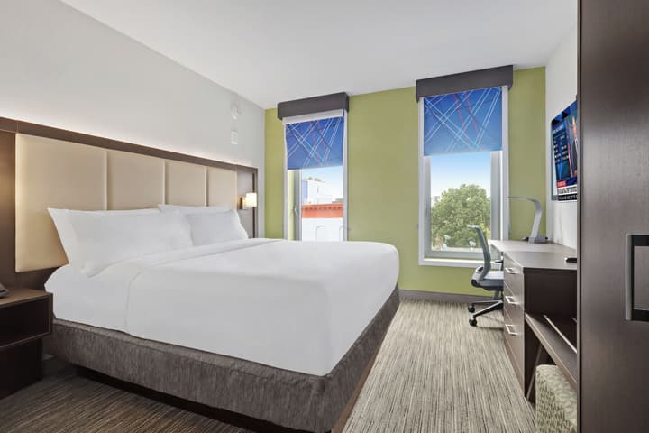 Hotel 1200