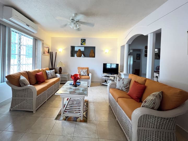 Graceville Beach House - by Zenbreak
